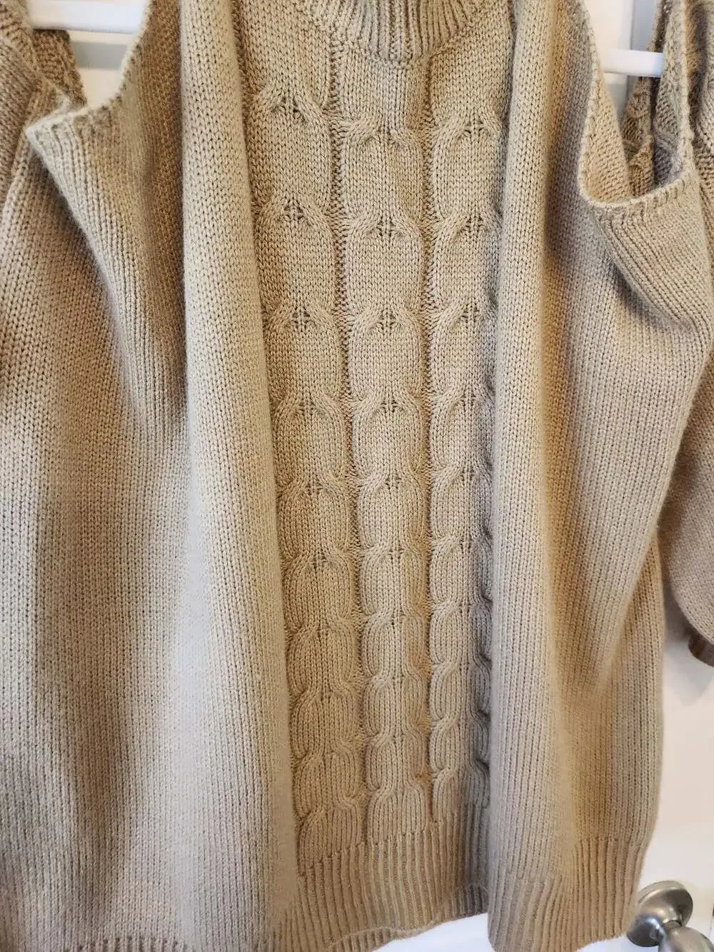 Plus size Cable Knit Cold Shoulder Sweater